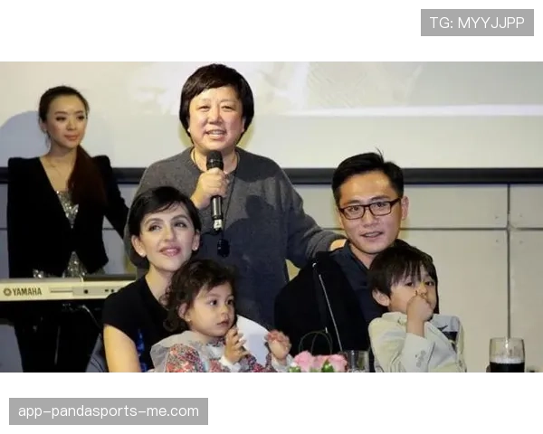 王楠家里那开挂车库都能拍杂志了吧？啥档次啊！