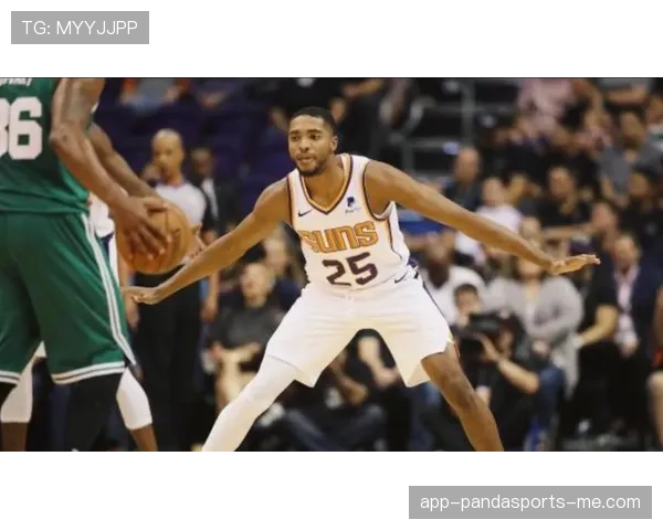 米卡尔·布里奇斯利用无球切入拉开空间提升防守回合效率