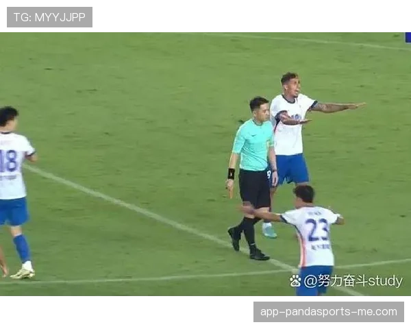 红牌规则详解：判罚标准与球员直接罚下的关键条件