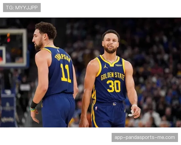 克莱与库里无球跑动拉开空间较以往更稳定