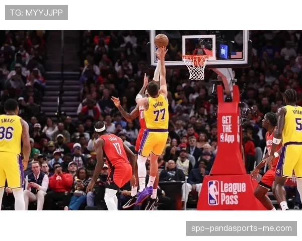 加里·特伦特突破提升关键时刻得分效率显著超过湖人队同期内线